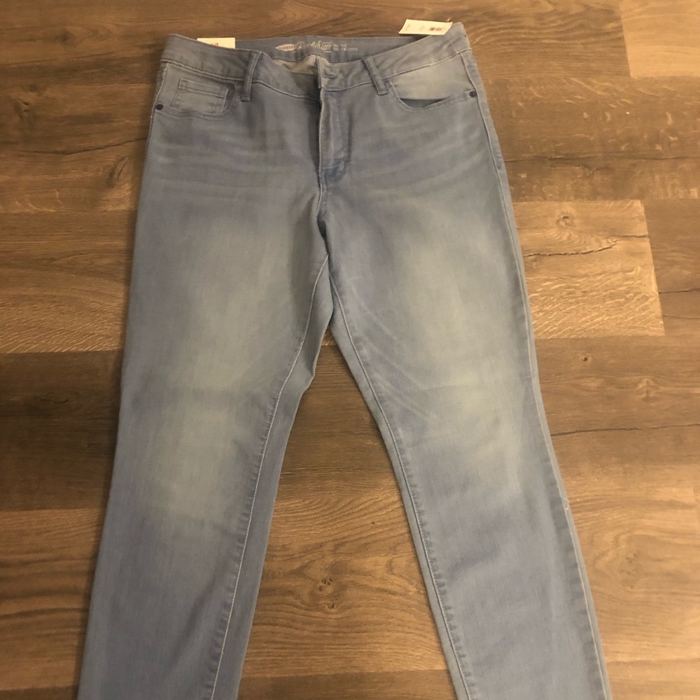 Old Navy Women’s light wash jeans